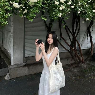 9顶假发的女孩